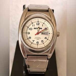 Vintage Nixon The “Small Don” Silver Polished  Timepiece